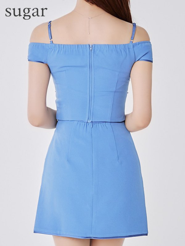 ブルー モデル：明日花キララ　身長：162cm 着用サイズ：Sサイズ