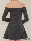 グレー　モデル：明日花キララ　身長162cm　着用サイズ：Sサイズ