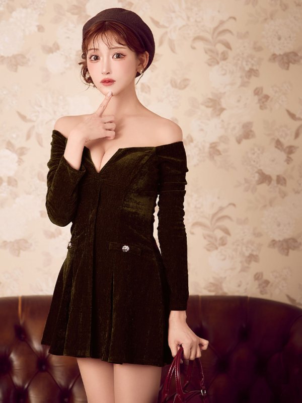 ブラウン　モデル：明日花キララ　身長162cm　着用サイズ：Sサイズ