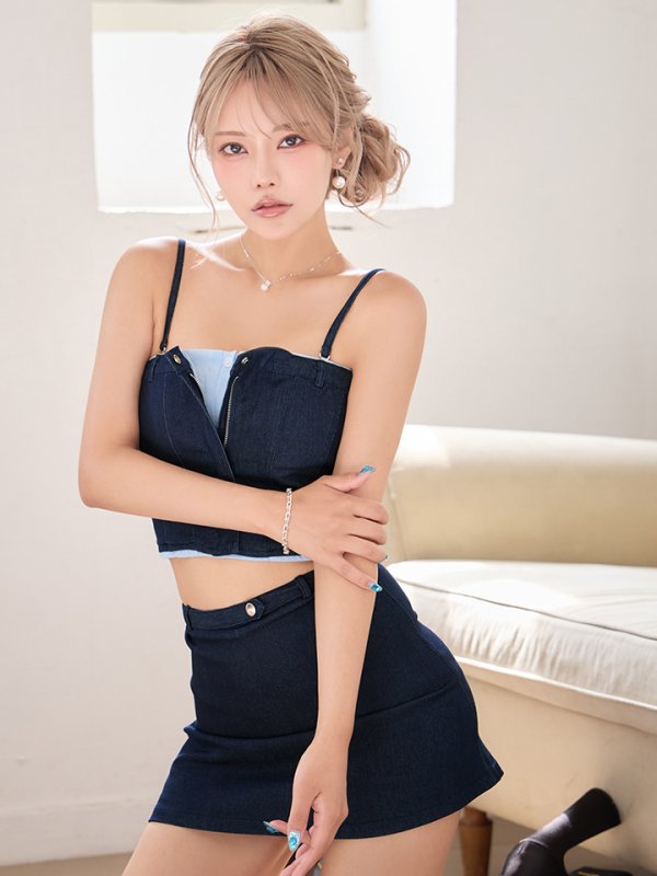 ネイビー　モデル：如月れい　身長：156cm　着用サイズ：Sサイズ