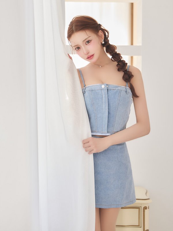 ブルー　モデル：明日花キララ　身長162cm　着用サイズ：Sサイズ