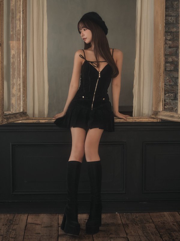 ブラック　モデル：三上悠亜　身長：159cm　着用サイズ：Sサイズ