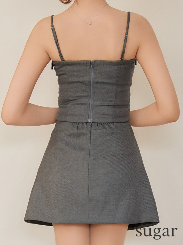 グレー　モデル：明日花キララ　身長162cm　着用サイズ：Sサイズ