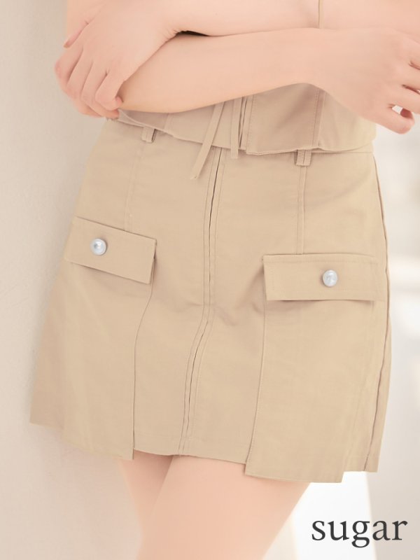 ベージュ　モデル：明日花キララ　身長162cm　着用サイズ：Sサイズ