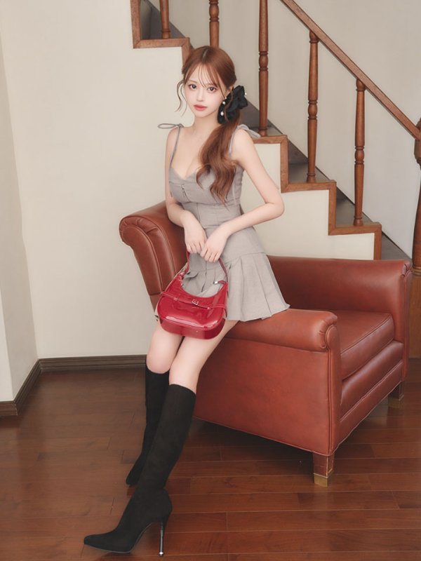 グレージュ　モデル：れみ　身長：163cm　着用サイズ：Sサイズ