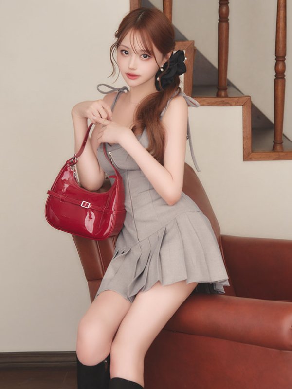 グレージュ　モデル：れみ　身長：163cm　着用サイズ：Sサイズ