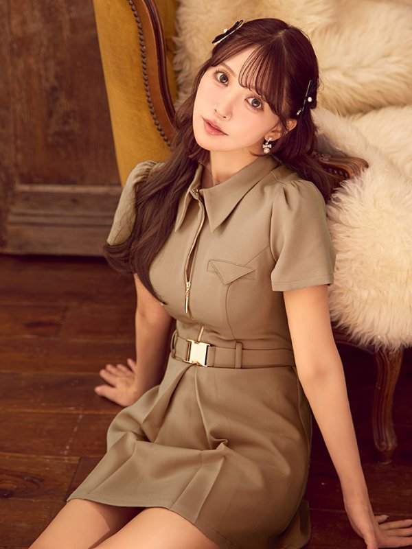 ベージュ モデル：三上悠亜　身長：159cm　着用サイズ：Sサイズ