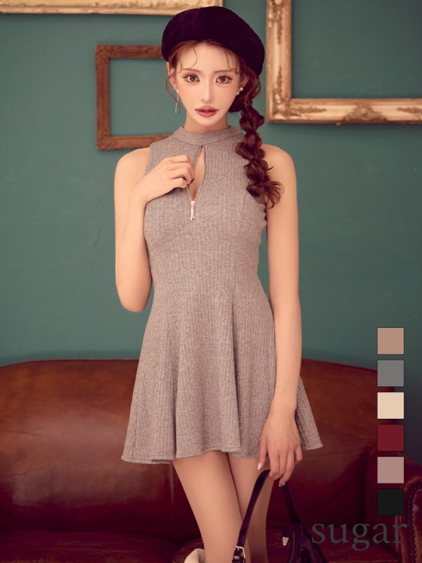 ピンク モデル：明日花キララ　身長：162cm 着用サイズ：Sサイズ