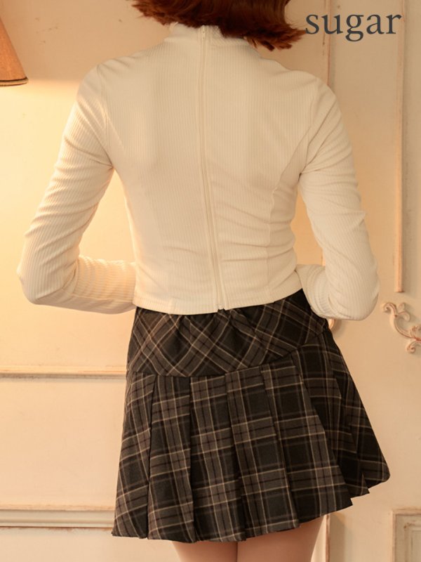 アイボリー　モデル：明日花キララ　身長：162cm 着用サイズ：Sサイズ