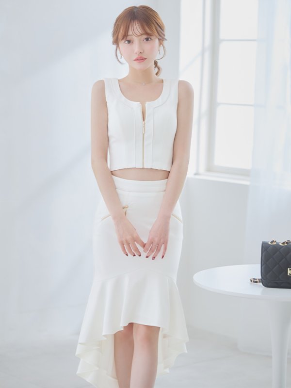 ホワイト モデル:羽澄まり 身長:158cm 着用サイズ:Sサイズ