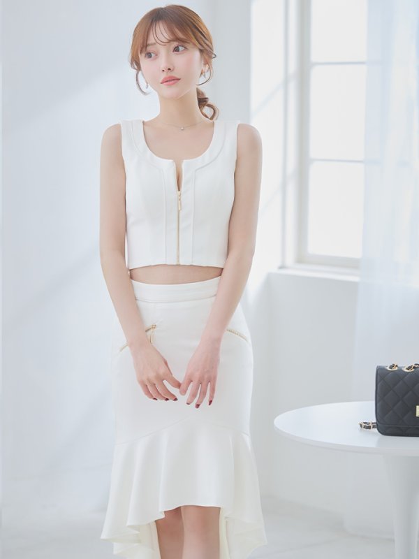 ホワイト モデル:羽澄まり 身長:158cm 着用サイズ:Sサイズ