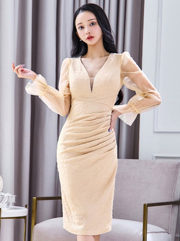 ベージュ モデル：まおちゃる　身長：158cm　着用サイズ：8号(Sサイズ)