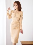 ベージュ モデル：真優川咲　身長：158cm　着用サイズ：8号(Sサイズ)