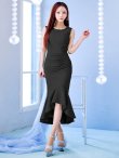 ブラック モデル：真優川咲　身長：158cm　着用サイズ：8号(Sサイズ)