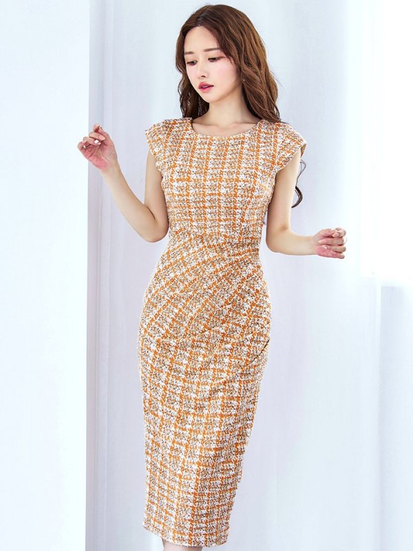 オレンジクリーム モデル:ゆめ 身長:160cm 着用サイズ:8号(Sサイズ)