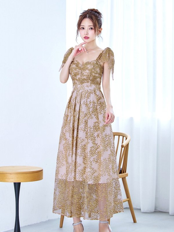 ベージュクリーム モデル:ゆめ 身長:160cm 着用サイズ:8号(Sサイズ)