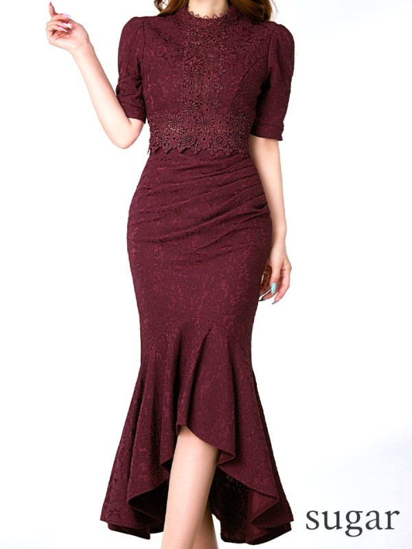 バーガンディー モデル：真優川咲　身長：158cm　着用サイズ：8号(Sサイズ)