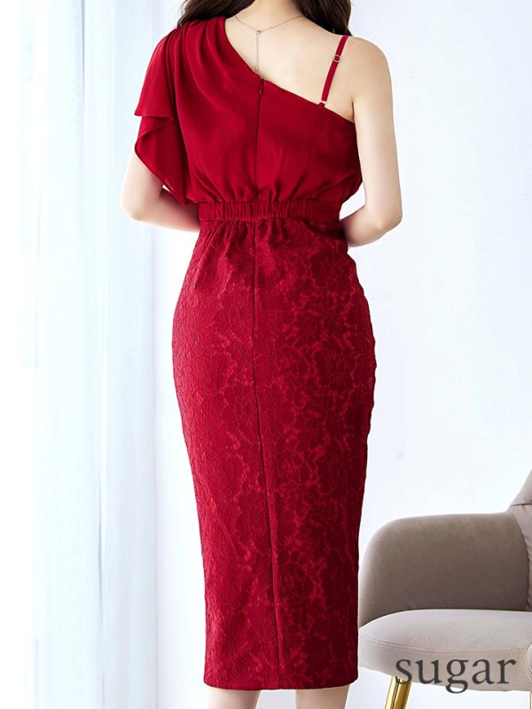 ダークレッド モデル:ゆめ 身長:160cm 着用サイズ:8号(Sサイズ)