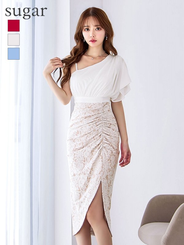 アイボリーベージュ モデル:ゆめ 身長:160cm 着用サイズ:8号(Sサイズ)