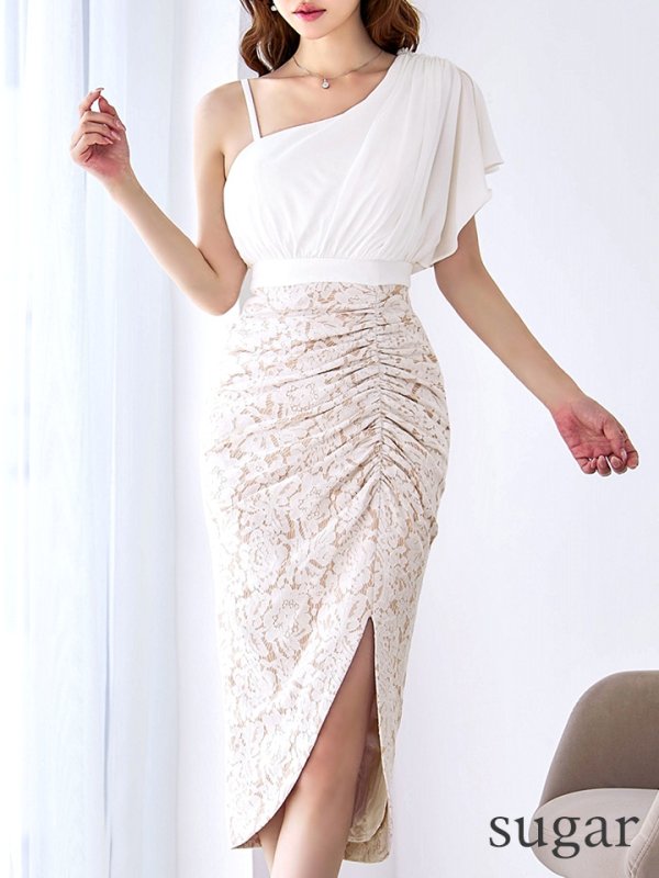 アイボリーベージュ モデル:ゆめ 身長:160cm 着用サイズ:8号(Sサイズ)