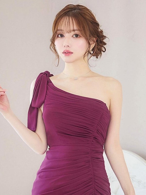 バーガンディ　モデル：ゆめ　身長：160cm　着用サイズ：8号(Sサイズ)