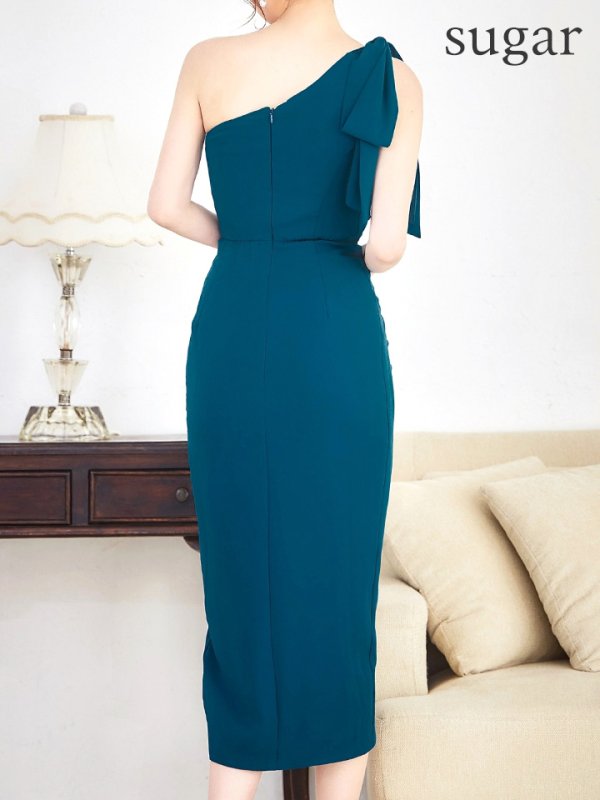 ティール　モデル：ゆめ　身長：160cm　着用サイズ：8号(Sサイズ)