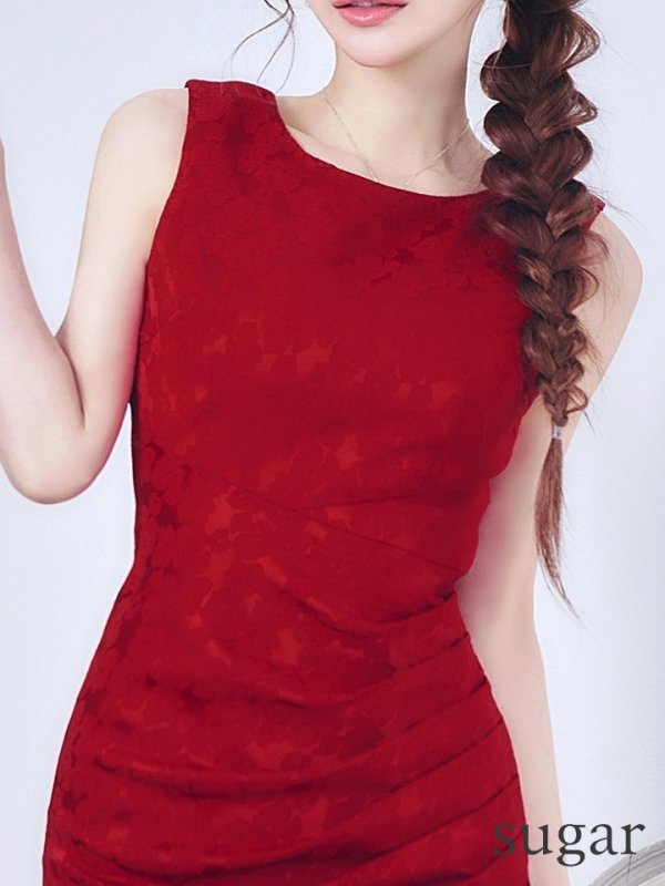 ダークレッド　モデル：真優川咲　身長：158cm　着用サイズ：8号(Sサイズ)