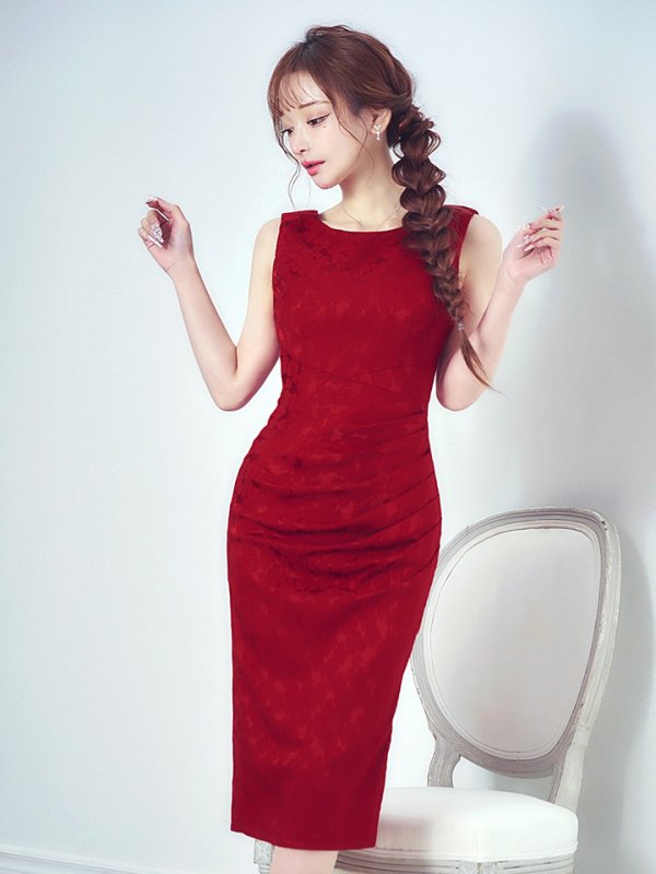 ダークレッド　モデル：真優川咲　身長：158cm　着用サイズ：8号(Sサイズ)