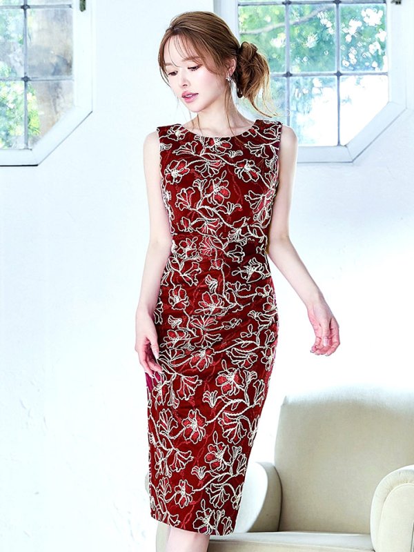 バーガンディ　モデル：ゆめ　身長：160cm　着用サイズ：8号(Sサイズ)