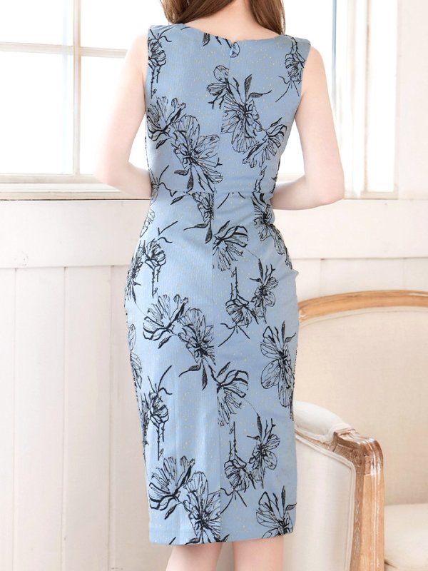 スモーキーブルー　モデル：ゆめ　身長：160cm　着用サイズ：8号(Sサイズ)