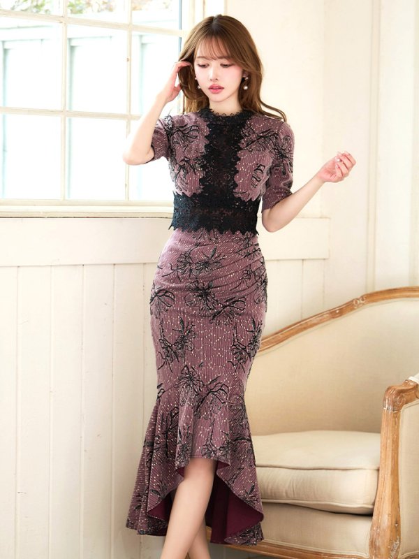 バーガンディブラック　モデル：ゆめ　身長：160cm　着用サイズ：8号(Sサイズ)