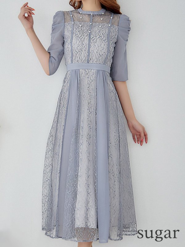 ブルーグレー モデル：真優川咲　身長：158cm　着用サイズ：8号(Sサイズ)