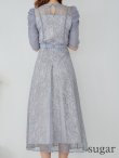 ブルーグレー モデル：真優川咲　身長：158cm　着用サイズ：8号(Sサイズ)