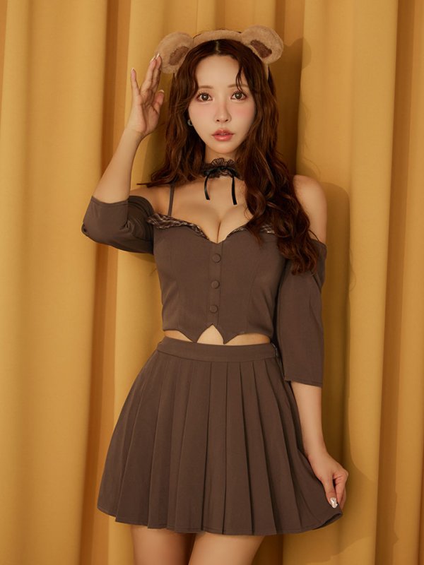 ブラウン モデル:三上悠亜 身長:159cm 着用サイズ:Sサイズ