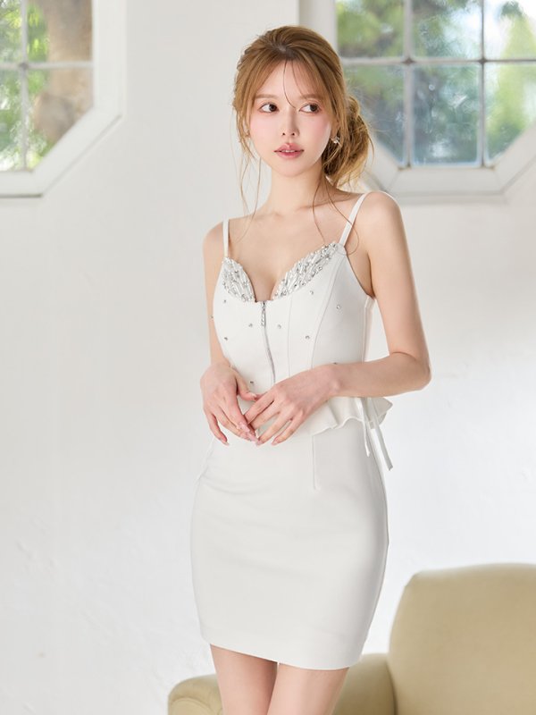 ホワイト　モデル：ゆめ　身長：160cm　着用サイズ：Sサイズ