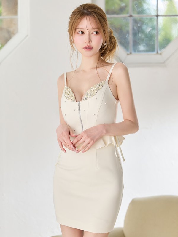 モデル：ゆめ　身長：160cm　着用サイズ：Sサイズ 　ホワイト