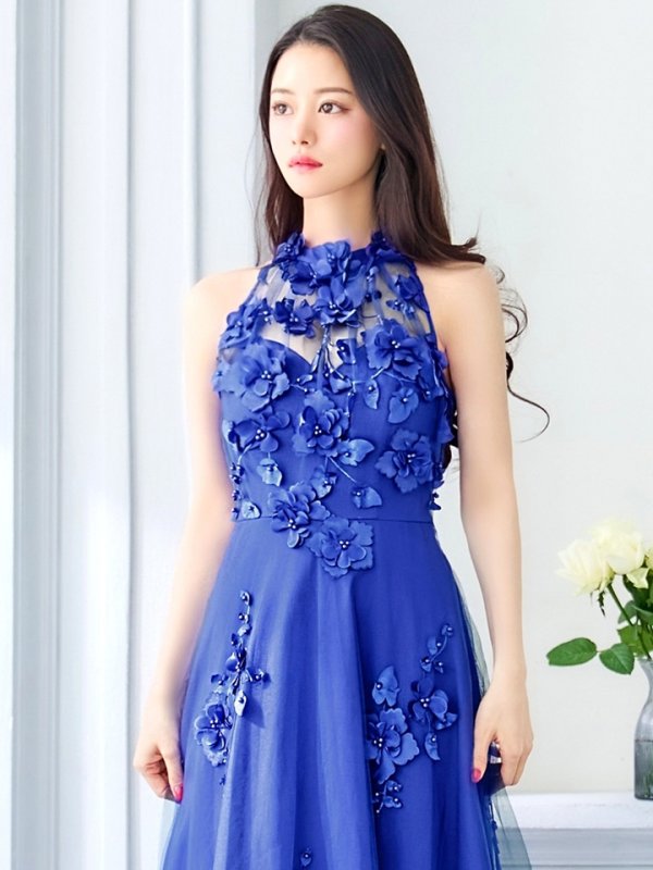 ロイヤルブルー モデル:るな 身長:159cm 着用サイズ:8号(Sサイズ)