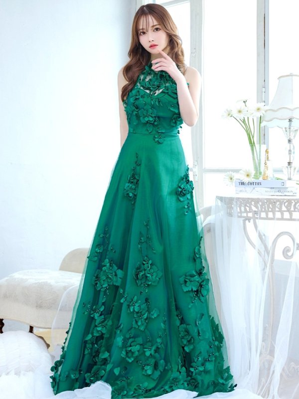 ダークエメラルド モデル：ゆめ　身長：160cm　着用サイズ：8号(Sサイズ)