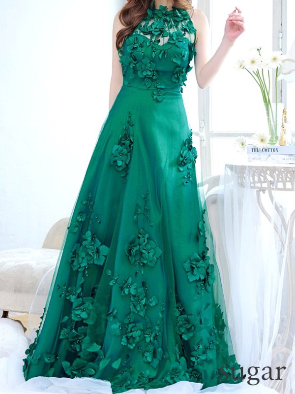 ダークエメラルド モデル:ゆめ 身長:160cm 着用サイズ:8号(Sサイズ)