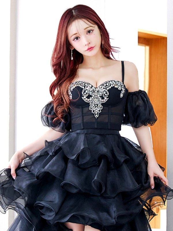 ブラック　モデル：真優川咲　身長：158cm　着用サイズ：Sサイズ