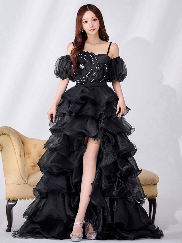 ブラック　モデル：真優川咲　身長：158cm　着用サイズ：8号(Sサイズ)