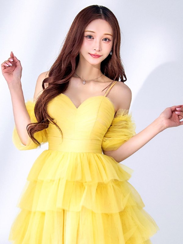 バナナ モデル：真優川咲　身長：158cm　着用サイズ：8号(Sサイズ)