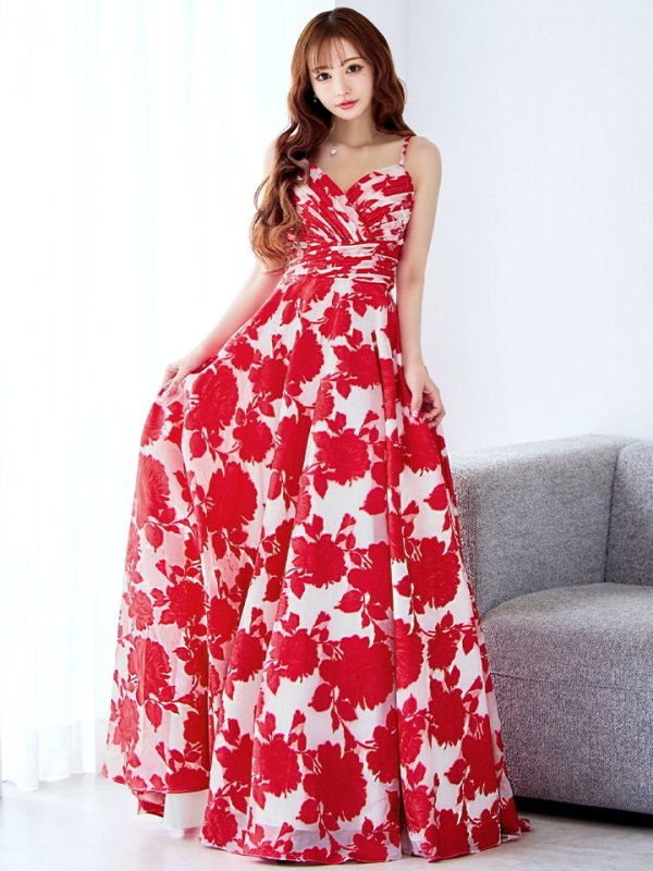 アイボリーレッド モデル：真優川咲　身長：158cm　着用サイズ：8号(Sサイズ)