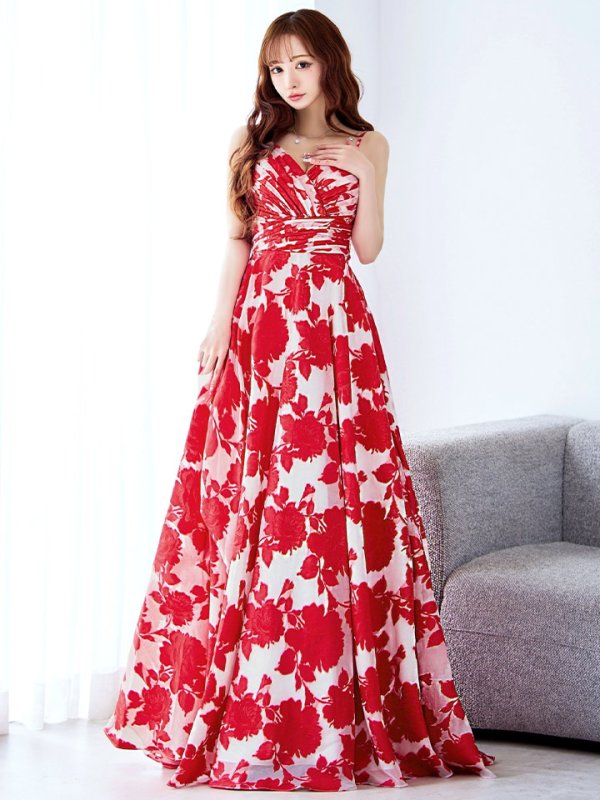 アイボリーレッド モデル：真優川咲　身長：158cm　着用サイズ：8号(Sサイズ)