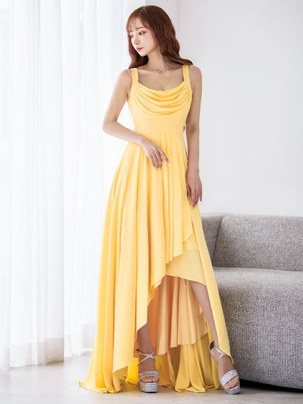 バナナ モデル：真優川咲　身長：158cm　着用サイズ：8号(Sサイズ)