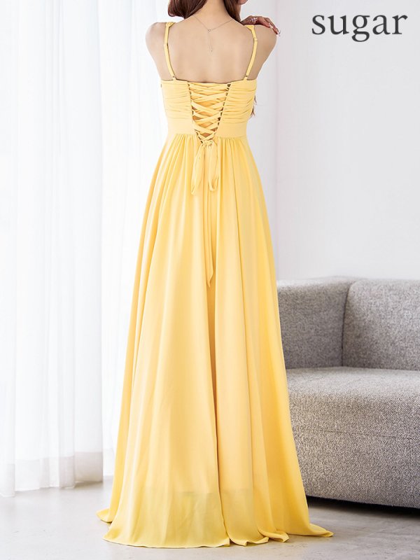 バナナ モデル：真優川咲　身長：158cm　着用サイズ：8号(Sサイズ)