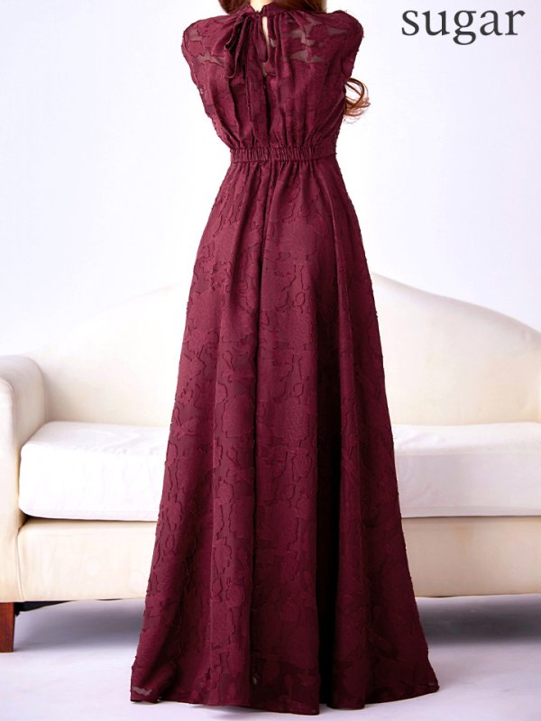 ワイン モデル：真優川咲　身長：158cm　着用サイズ：8号(Sサイズ)