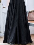 ブラック モデル：真優川咲　身長：158cm　着用サイズ：8号(Sサイズ)