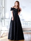 ブラック モデル：真優川咲　身長：158cm　着用サイズ：8号(Sサイズ)