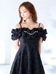 ブラック モデル：真優川咲　身長：158cm　着用サイズ：8号(Sサイズ)